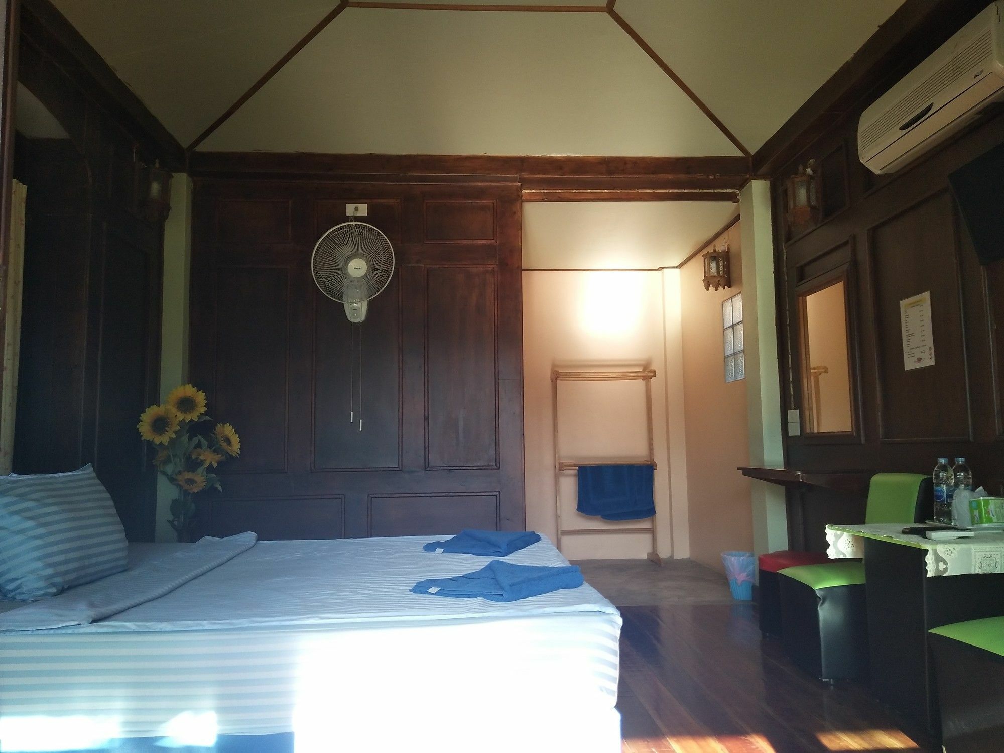 Markhouse Bungalow Ko Kut Екстериор снимка